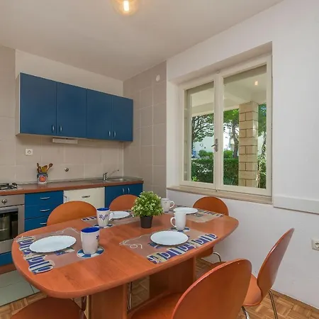 Dubravka Apartment *